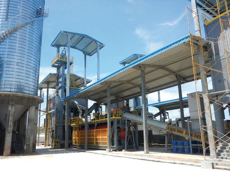 Estación de molienda modular y portátil PLUG&GRIND XL instalada en Indonesia