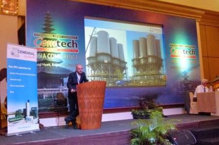 Fernando Dueñas durante la conferencia de Cemengal en CEMTECH BALI 2011